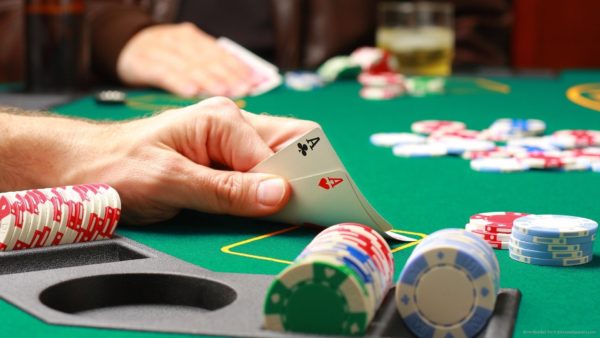 Как "прочитать" соперника при игре в покер